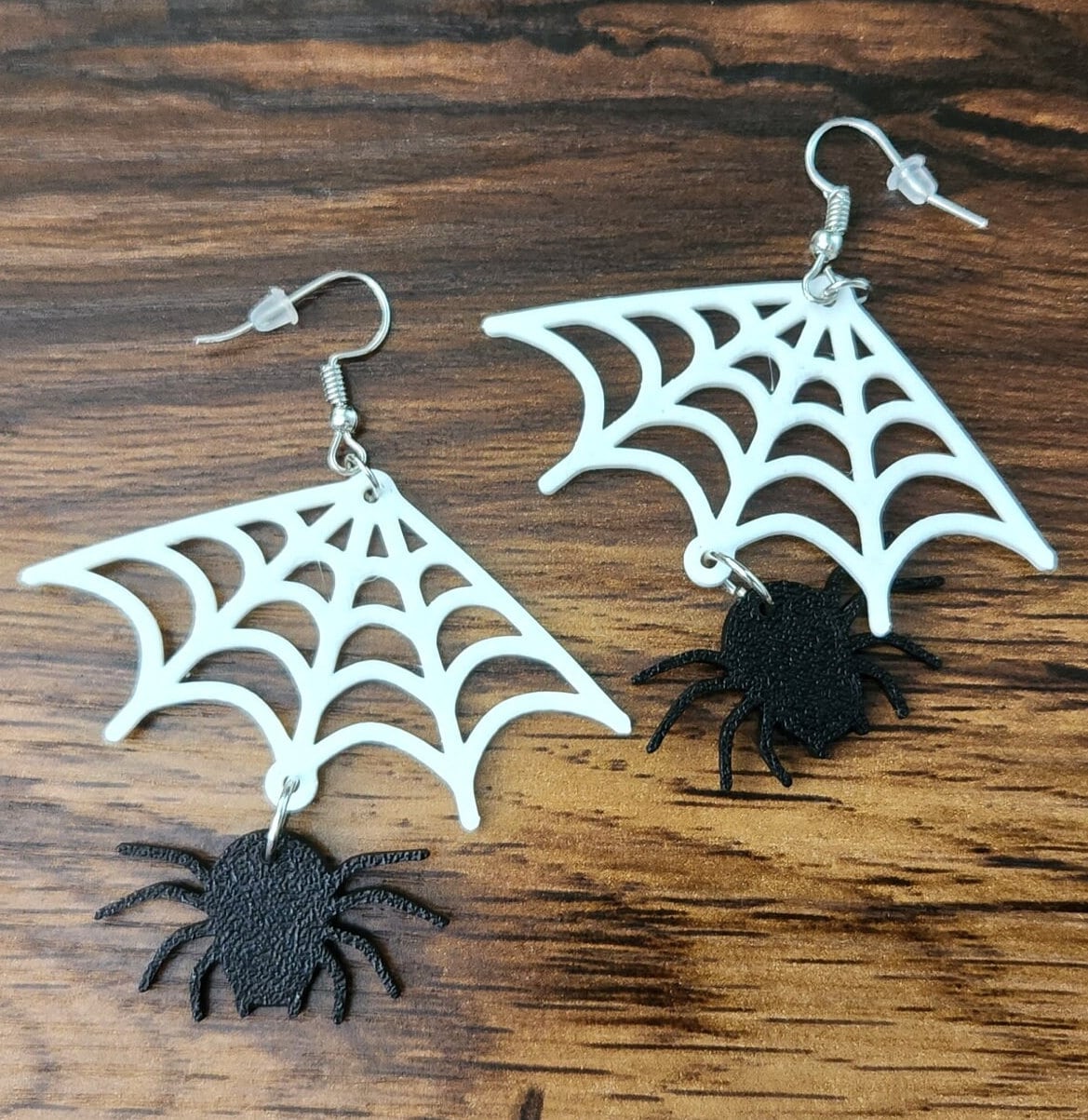 3D Printed Cute Halloween Spider Web w/Spider Dangle Earrings - Hypoallergenic Stainless Steel Fish Hooks w/rubber backing